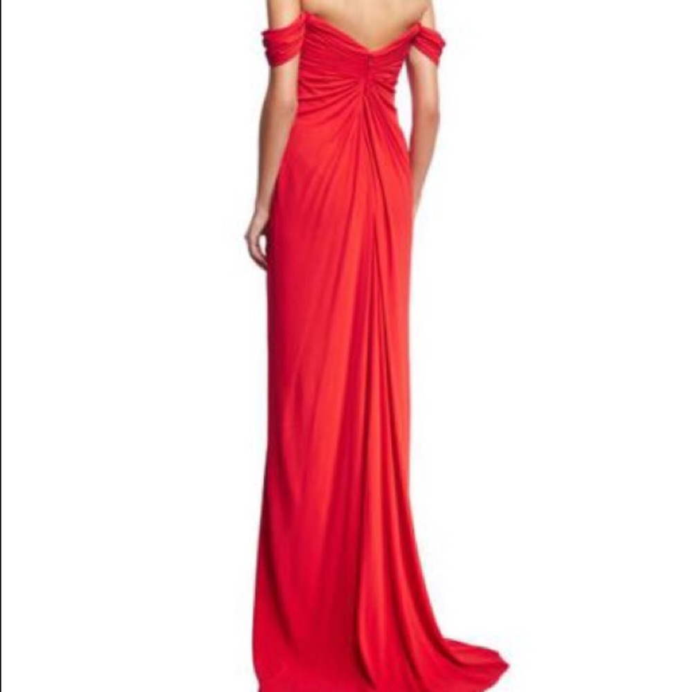 Gorgeous off-shoulder dress